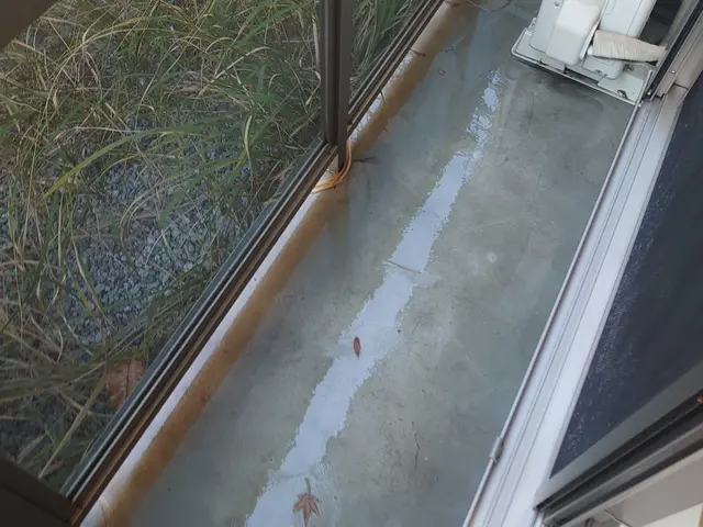 【ベランダクリーニング】溜まった汚れを高圧洗浄。サービスの画像