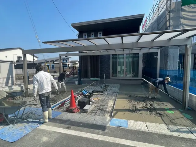 土間コンクリート　外構　駐車場　雑草対策サービスの画像