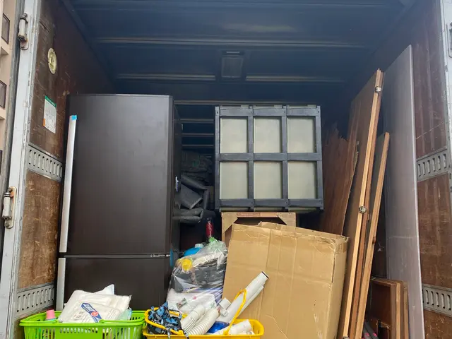 軽トラでは乗り切らない、でも2tもいらない…。お任せください！減額ありきです！サービスの画像