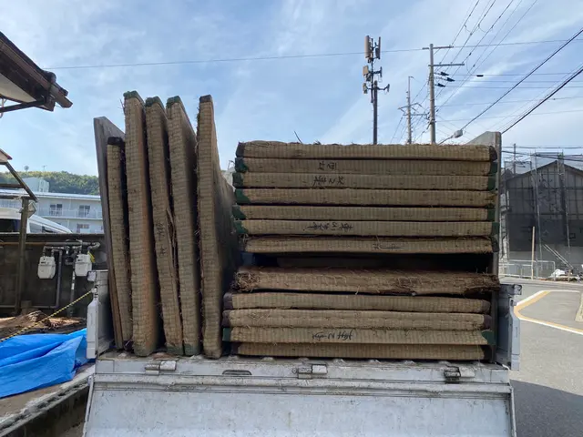 軽トラでは乗り切らない、でも2tもいらない…。お任せください！減額ありきです！サービスの画像