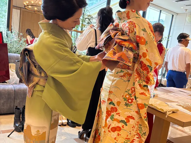 【イベントも手がける和装専門店】モデルの着付もしております。貴女を美しい着姿に！