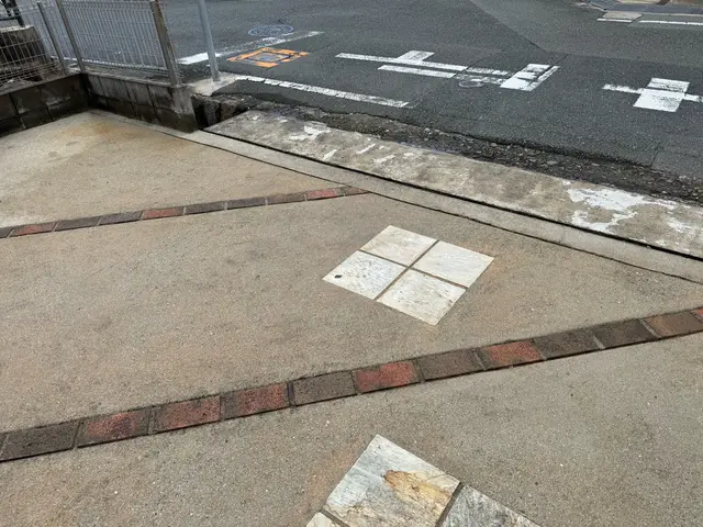 【汚れを一掃して見栄えスッキリ！】カーポート屋根とセットですと１台用は６千円に！サービスの画像