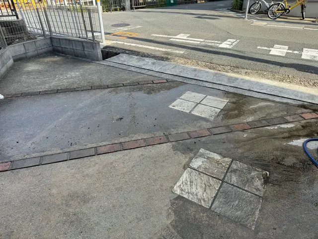 【汚れを一掃して見栄えスッキリ！】カーポート屋根とセットですと１台用は６千円に！サービスの画像