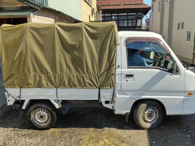 金属製物置小屋解体撤去、物置の中のゴミも全てお任せ下さい！サービスの画像