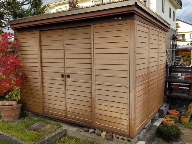 金属製物置小屋解体撤去、物置の中のゴミも全てお任せ下さい！サービスの画像