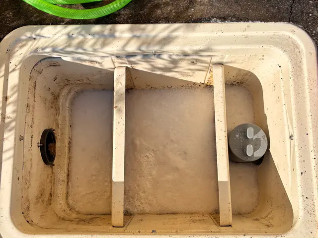 グリストラップ清掃サービスの画像