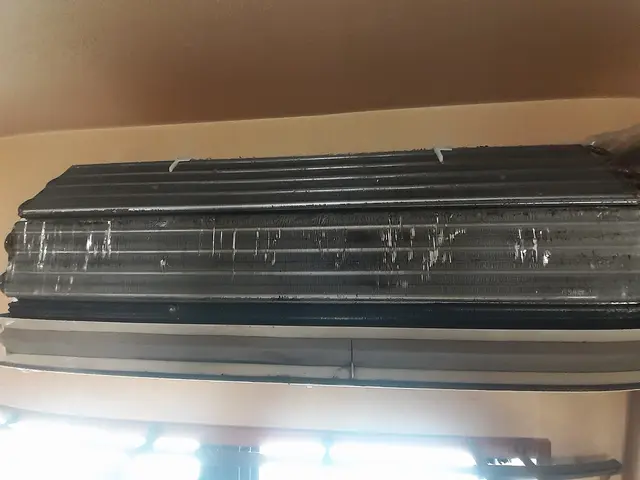 エアコン内部高圧洗浄クリーニングサービスの画像