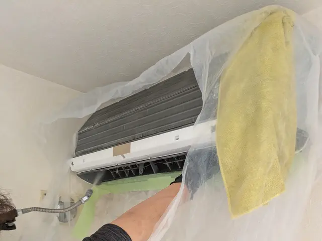 エアコン内部高圧洗浄クリーニングサービスの画像