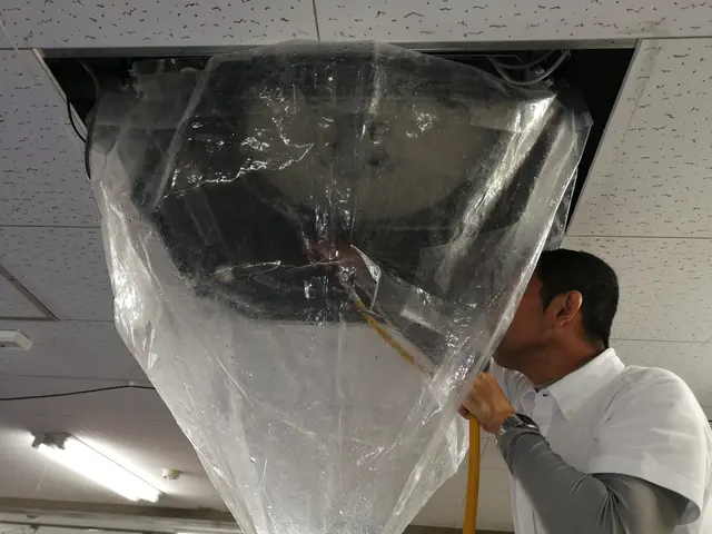 徹底洗浄！年間1200台 安心のエコ洗剤 業務用エアコン洗浄12000円からサービスの画像