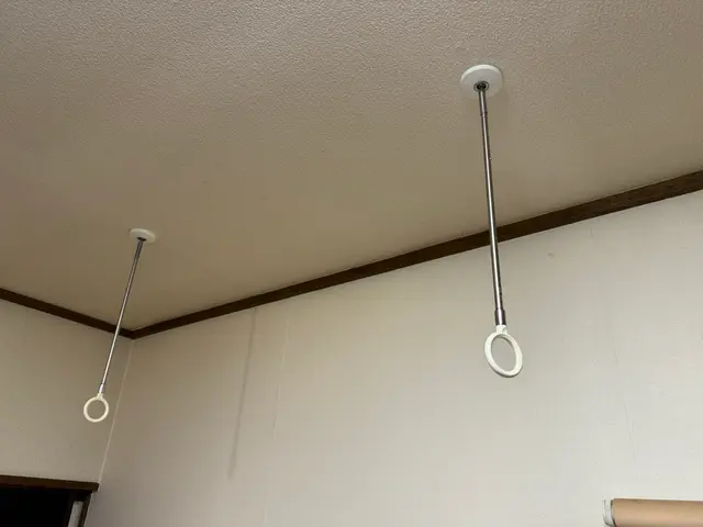 ホスクリーン（室内物干し）取り付けサービスの画像