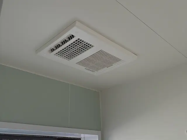 浴室乾燥機のことなら、お気軽にお問い合わせ下さい　女性スタッフ同行致しますサービスの画像