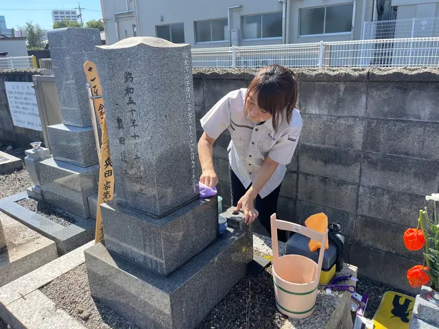 お盆休み営業☆NPO法人スタッフがご対応します☆お墓参り代行報告書作成いたしますサービスの画像