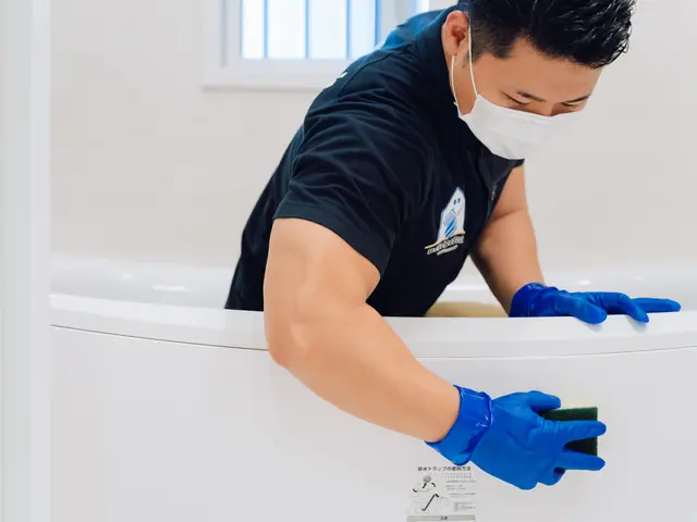 【水アカ・カビ徹底撃退】水回りまるごと洗浄！セット割★浴室エプロン内無料サービスの画像