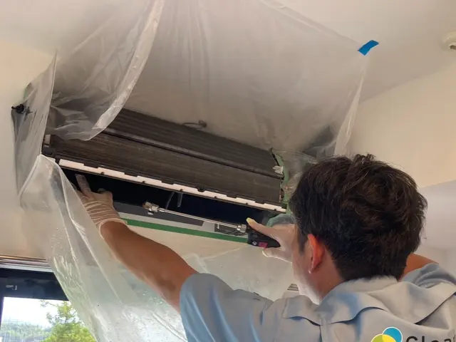 クリーンフット独自のW洗浄施工で見えない奥の汚れまで根こそぎキレイに洗浄サービスの画像