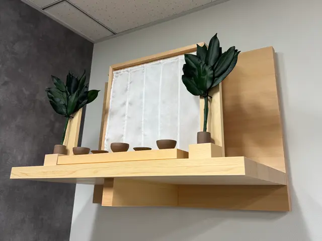 神棚の取付はプロにお任せ下さい。サービスの画像