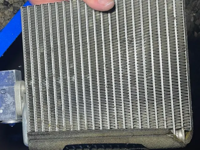 スプレーじゃない！車&バイクが大好きなエアコン屋が専用機材で施工！某サイト関東1サービスの画像