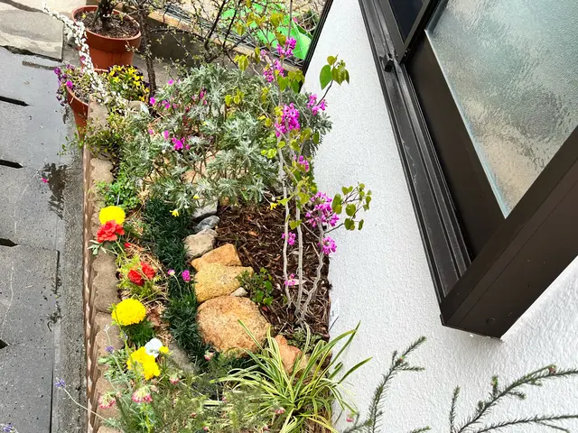 可愛いきゅんっとする花壇や寄せ植えを得意としておりますので、ぜひお試しくださいサービスの画像