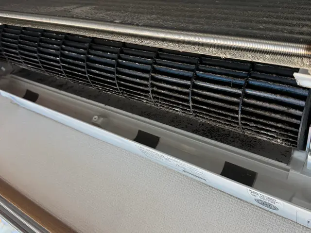 ルームエアコン洗浄サービスの画像