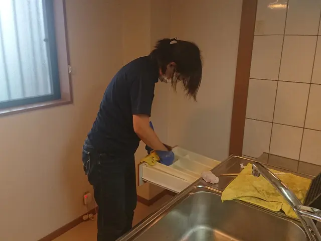 夫婦2人で訪問！役割分担で作業が速い！面倒なコンロ周りのお掃除もお任せください。サービスの画像