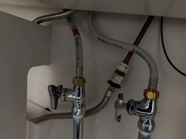 ◢◤洗面蛇口交換TOTO・LIXIL対応◢◤損害保険対応で安心！サービスの画像