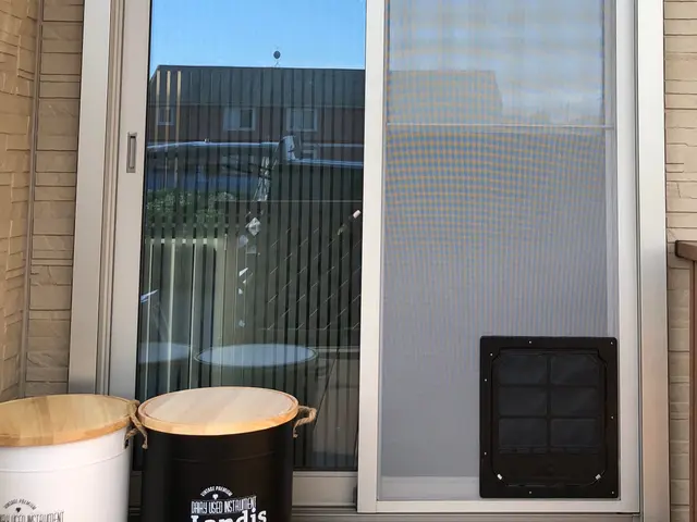 サッと対応、スグきれい！網戸張り替え専門店！襖、障子、網戸のセット割引実施中！サービスの画像