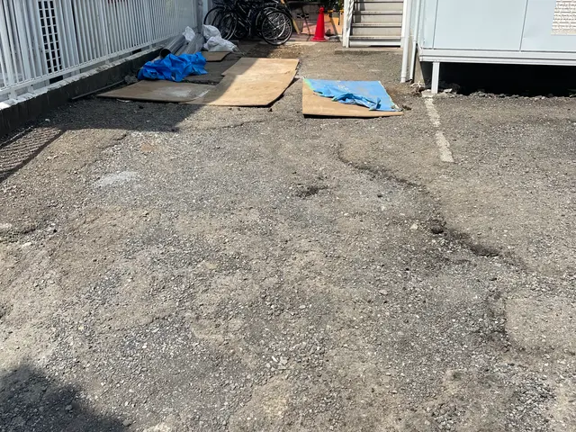 アスファルトの事ならサービスの画像