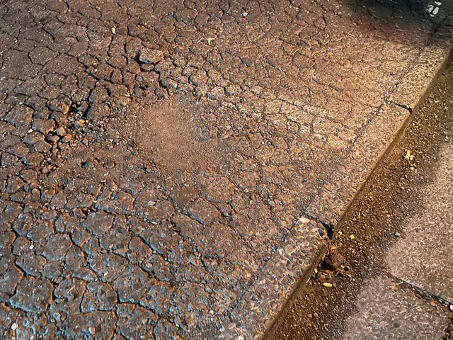 アスファルトの事ならサービスの画像