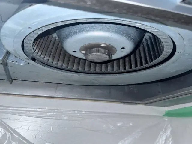 油汚れ落とします！私たち親子にお任せください！サービスの画像