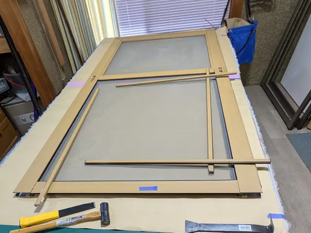 【網戸張替のみは知多市限定】追加料金不要の網目の細かい24メッシュが標準サービスの画像