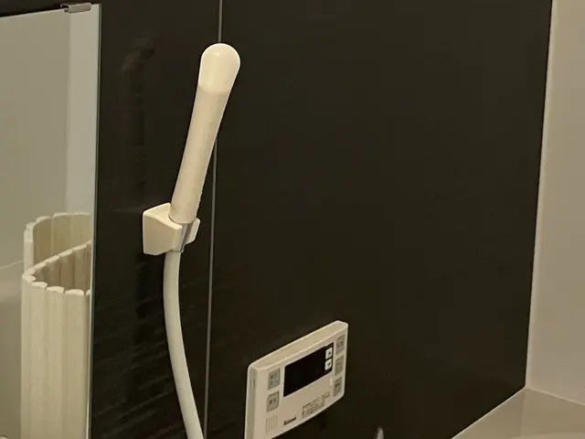 お風呂場シャワーヘッドの交換サービスの画像