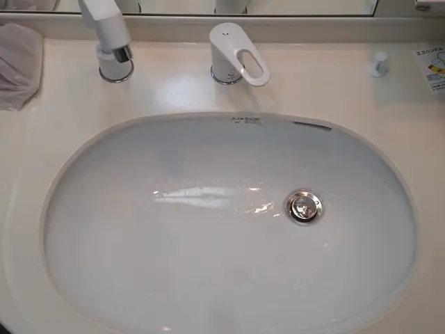 確かな技術と経験でお応え致します！　　交通諸経費　廃材処分含むサービスの画像