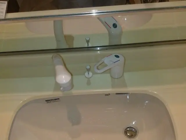 確かな技術と経験でお応え致します！　　交通諸経費　廃材処分含むサービスの画像