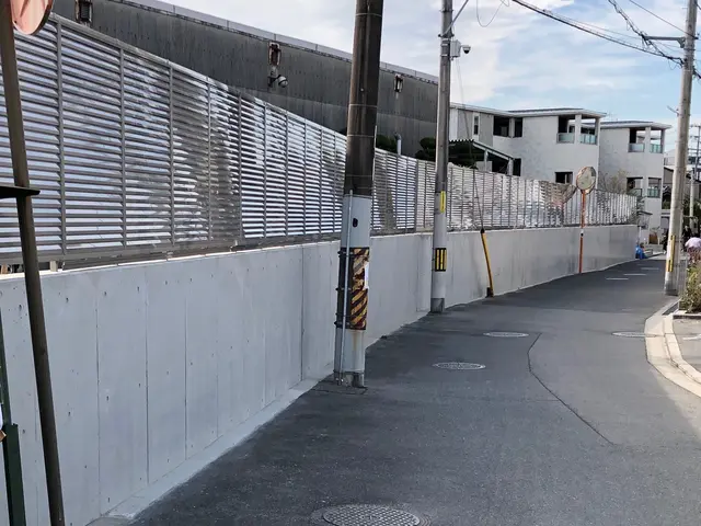 古いブロック塀安全に撤去いたします！撤去後の補修工事もお任せください！サービスの画像