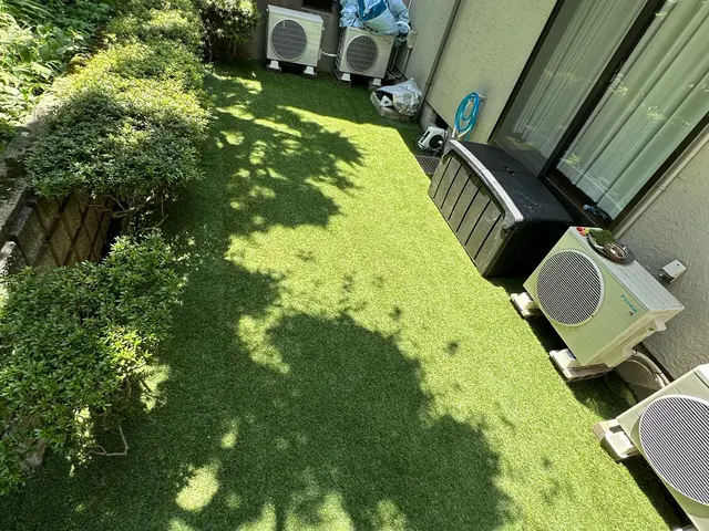 面倒な人工芝張りお任せ下さい！腕にはかなり自信があります！サービスの画像