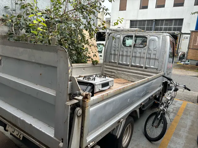 お任せください！あなたの不用品回収、女性スタッフ対応可能な軽トラックサービスサービスの画像