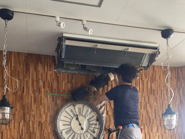 ◎天カセ、天吊、業務用エアコン全てお任せください！30年の技術と経験で安心を！サービスの画像