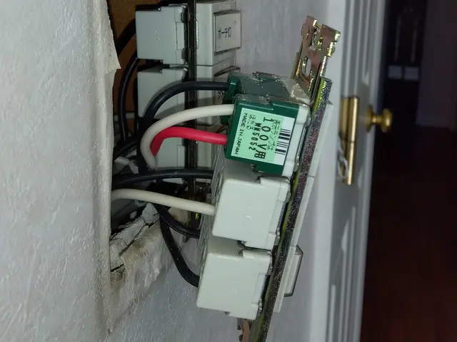 コンセントの破損・照明各種スイッチの故障、ブレーカーの不具合も1種電気工事士対応サービスの画像