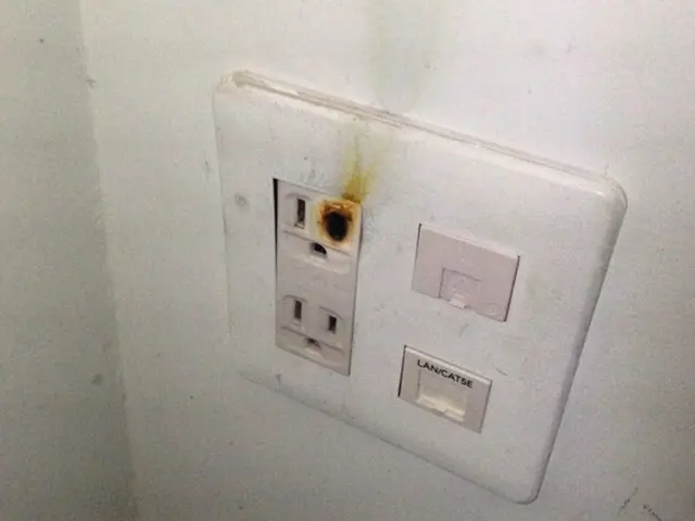 コンセントの破損・照明各種スイッチの故障、ブレーカーの不具合も1種電気工事士対応サービスの画像