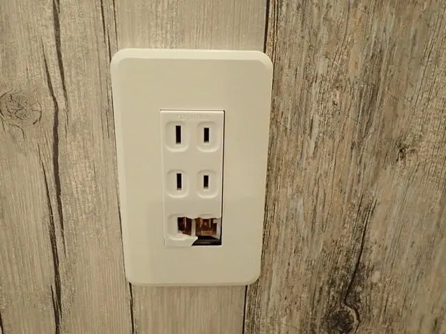 コンセントの破損・照明各種スイッチの故障、ブレーカーの不具合も1種電気工事士対応サービスの画像