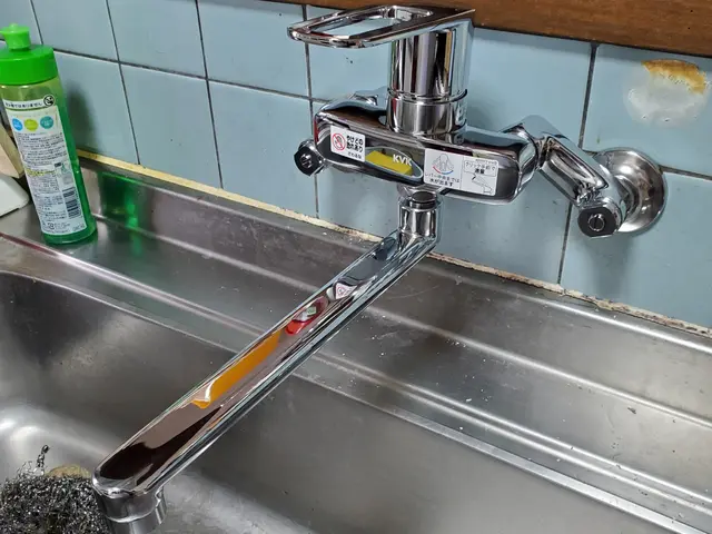 【八王子発：地域密着】キッチンの水栓蛇口交換　お気軽にご相談くださいサービスの画像