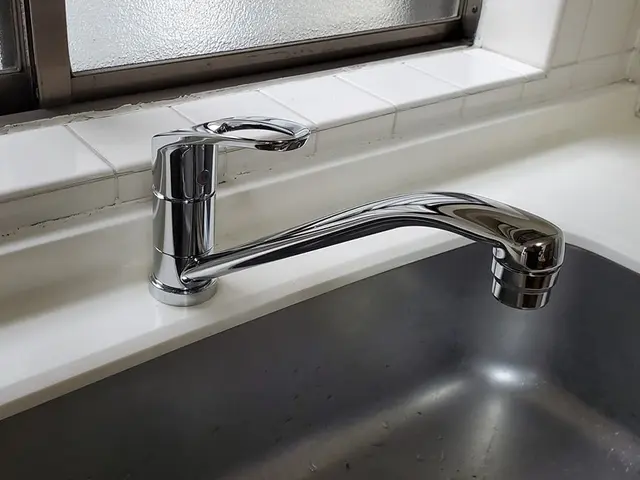 【八王子発：地域密着】キッチンの水栓蛇口交換　お気軽にご相談くださいサービスの画像