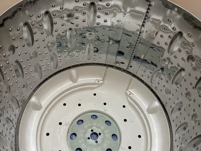 【店長訪問】床の養生から仕上がり確認まで安心の縦型洗濯機クリーニングサービスの画像