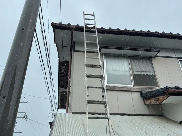 雨樋交換1m5000円〜掃除1箇所5000円〜サービスの画像