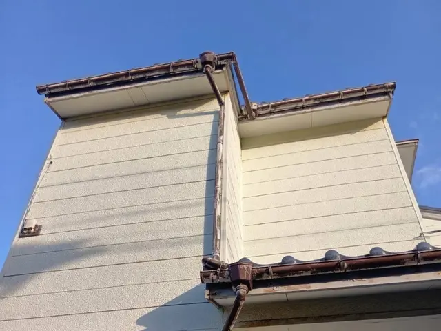 雨樋交換1m5000円〜掃除1箇所5000円〜サービスの画像