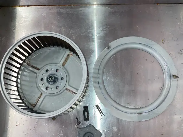 11月以降予約可:浴室エプロン内清掃付き(高圧洗浄別途)キッチン換気扇セットサービスの画像