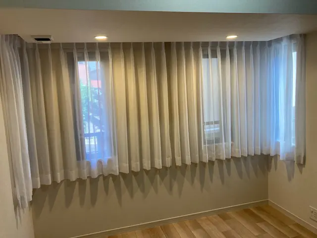 【窓装飾プランナーがお伺い】商品のご提案やご相談も可能です【吹き抜け高窓対応可】サービスの画像