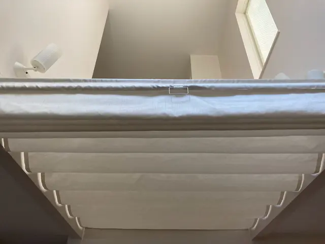 【窓装飾プランナーがお伺い】商品のご提案やご相談も可能です【吹き抜け高窓対応可】サービスの画像