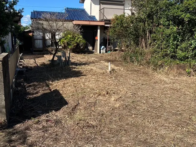 草刈り（草刈り機）サービスの画像