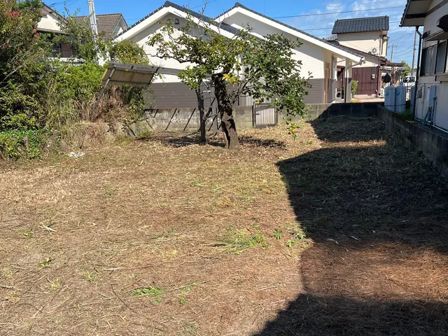 草刈り（草刈り機）サービスの画像