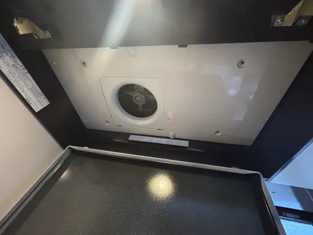 女性スタッフ訪問｜レンジフード・換気扇分解クリーニング｜丁寧仕上げサービスの画像